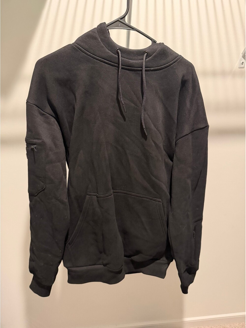 Comfrt black travel hoodie